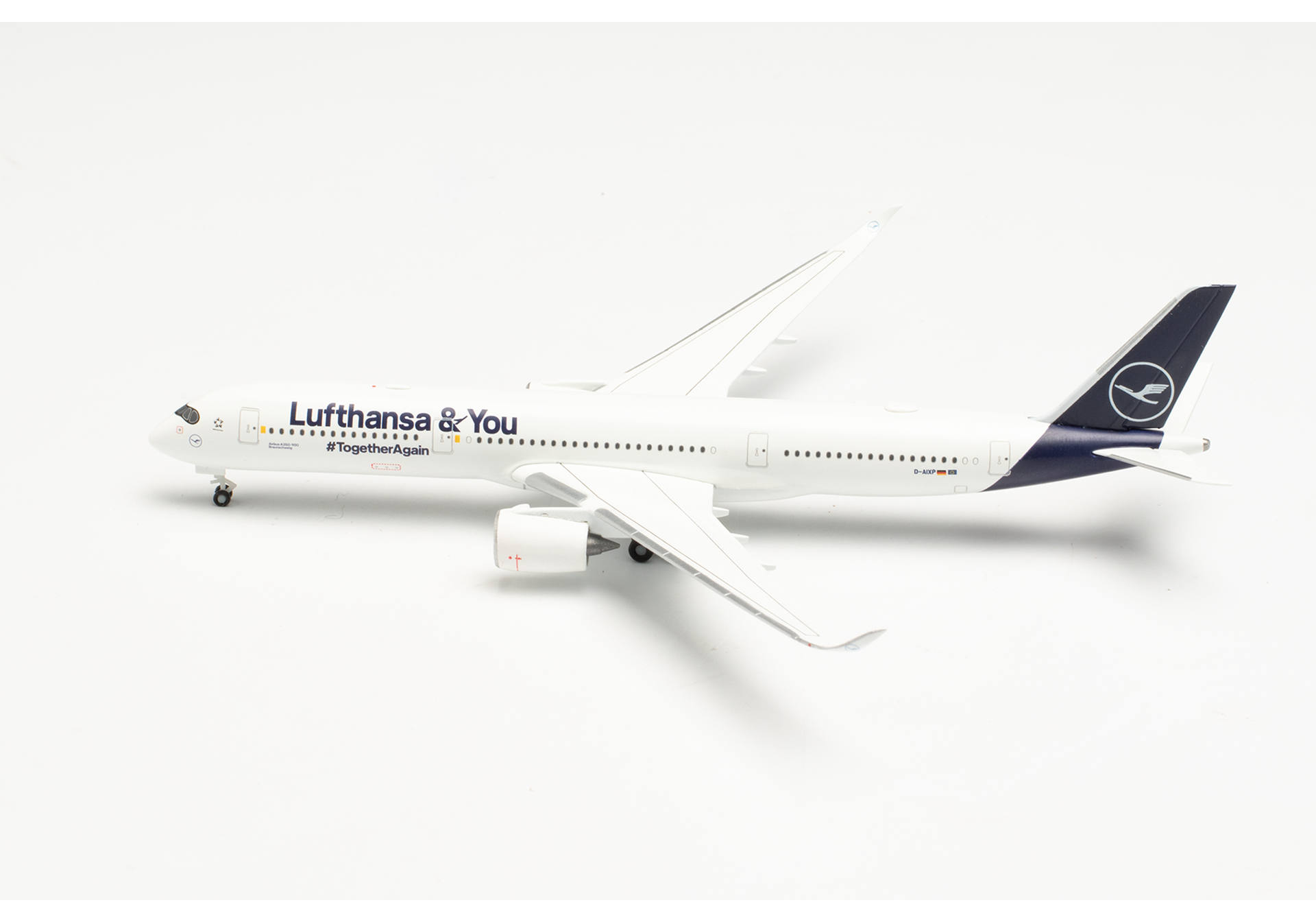   Lufthansa Airbus A350-900 Lufthansa & You  D-AIXP, 1:500 herpa 536066. # 1 hobbyplus.ru