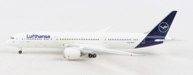  Boeing 787-9 Lufthansa 1:500 535946. # 1 hobbyplus.ru