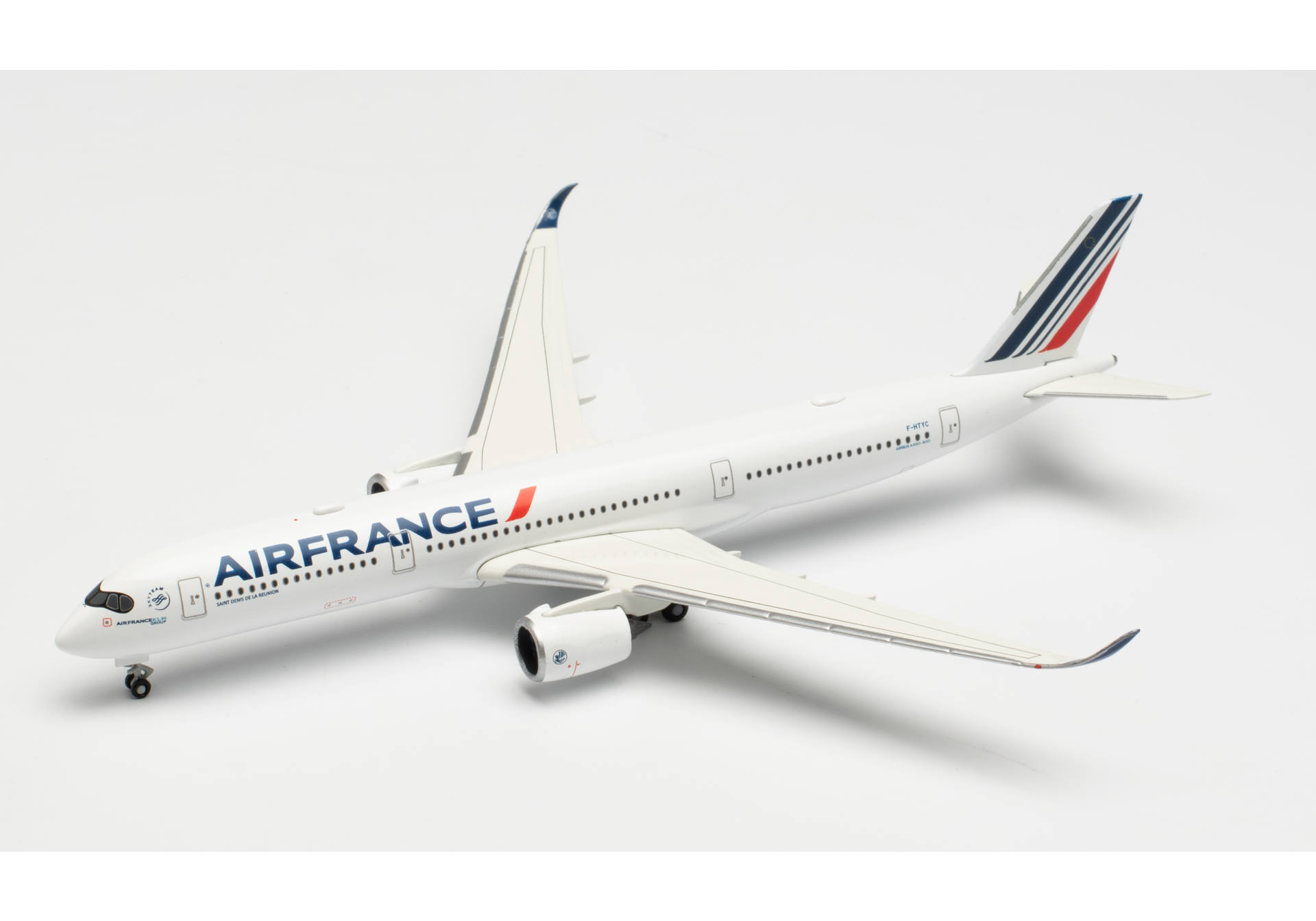   Air France Airbus A350-900  F-HTYC, 1:500, 533478-001. # 3 hobbyplus.ru