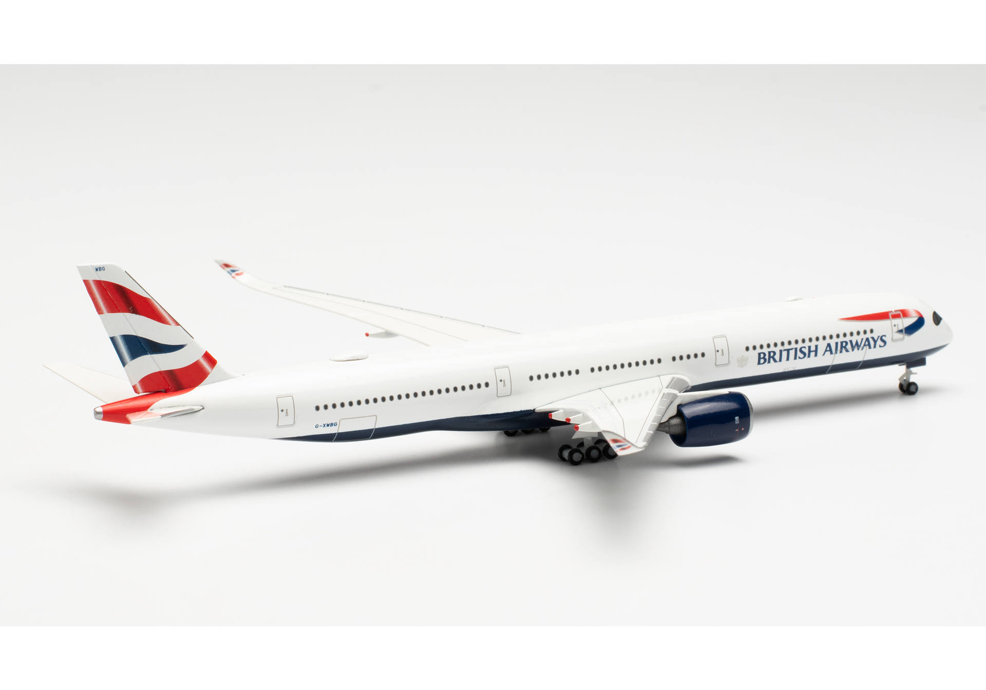   Airbus A350-1000 British Airways - G-XWBG, 1:500, 533126-002.  # 2 hobbyplus.ru