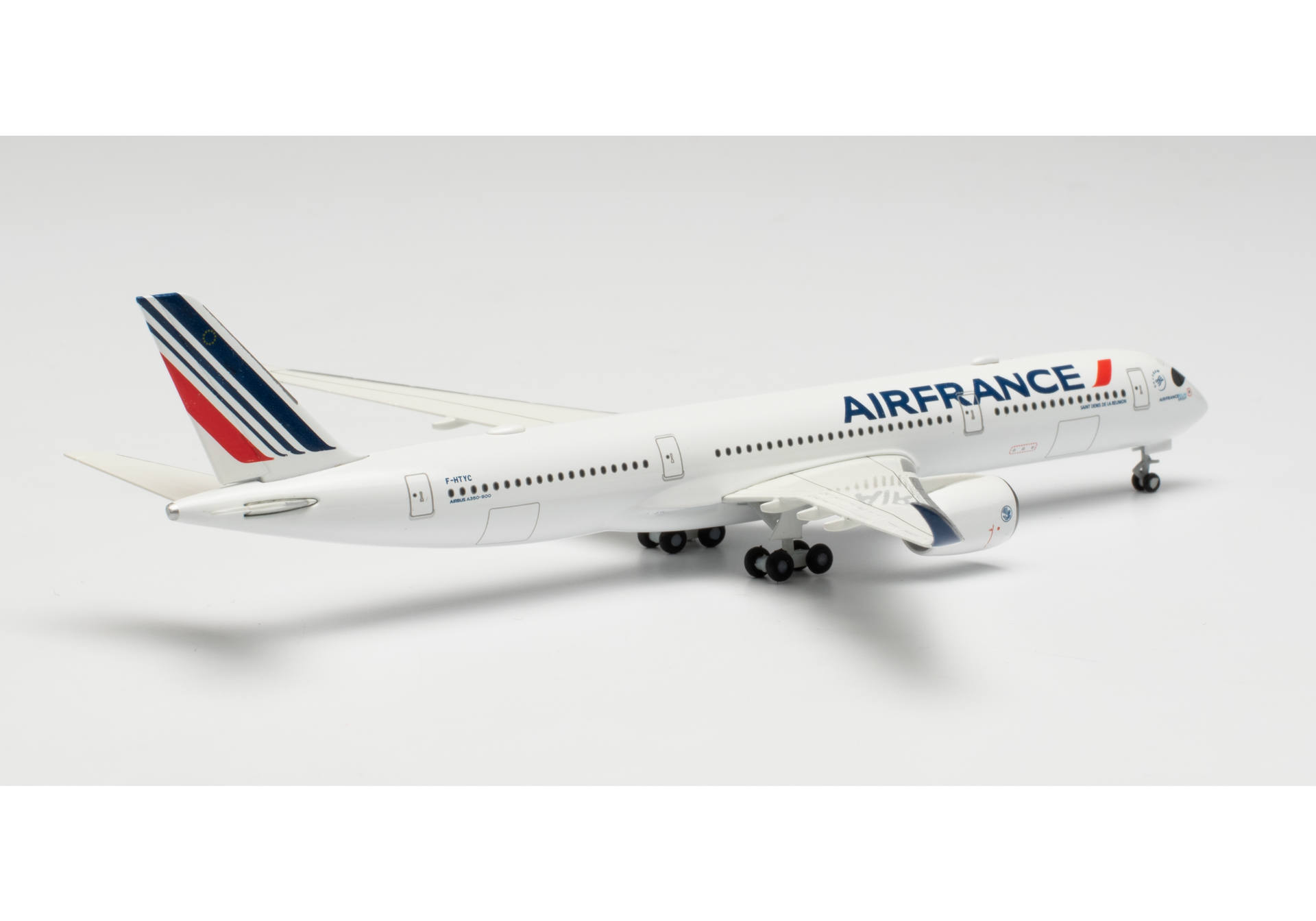   Air France Airbus A350-900  F-HTYC, 1:500, 533478-001. # 2 hobbyplus.ru
