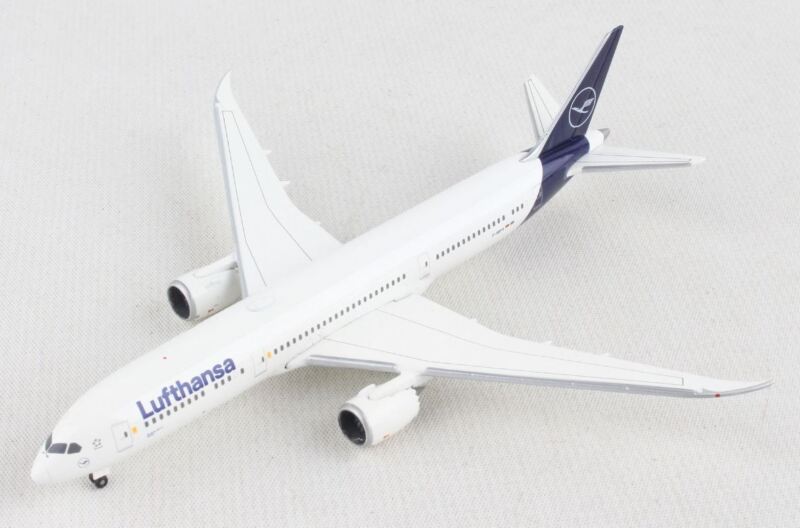  Boeing 787-9 Lufthansa 1:500 535946. # 4 hobbyplus.ru