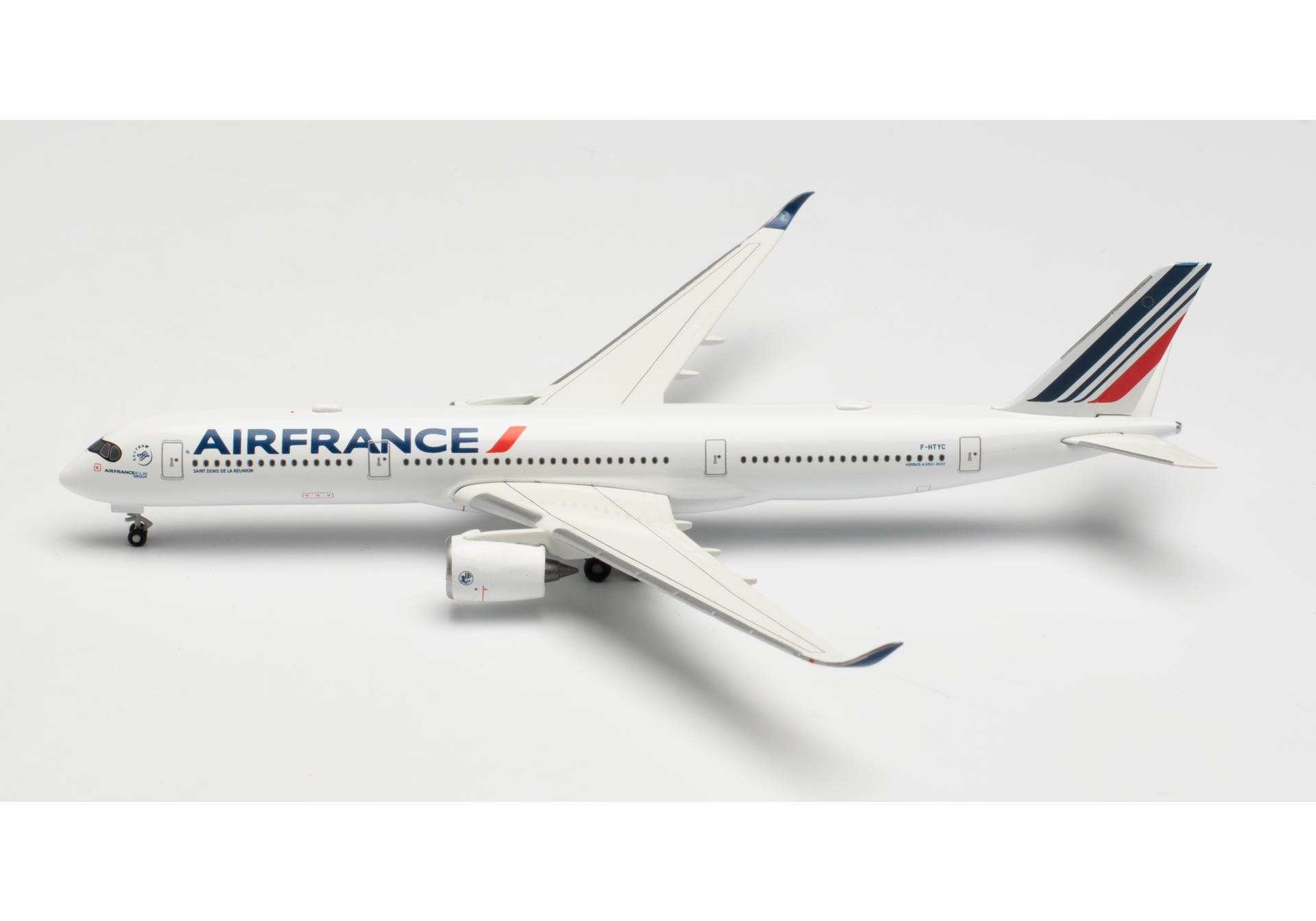   Air France Airbus A350-900  F-HTYC, 1:500, 533478-001. # 1 hobbyplus.ru