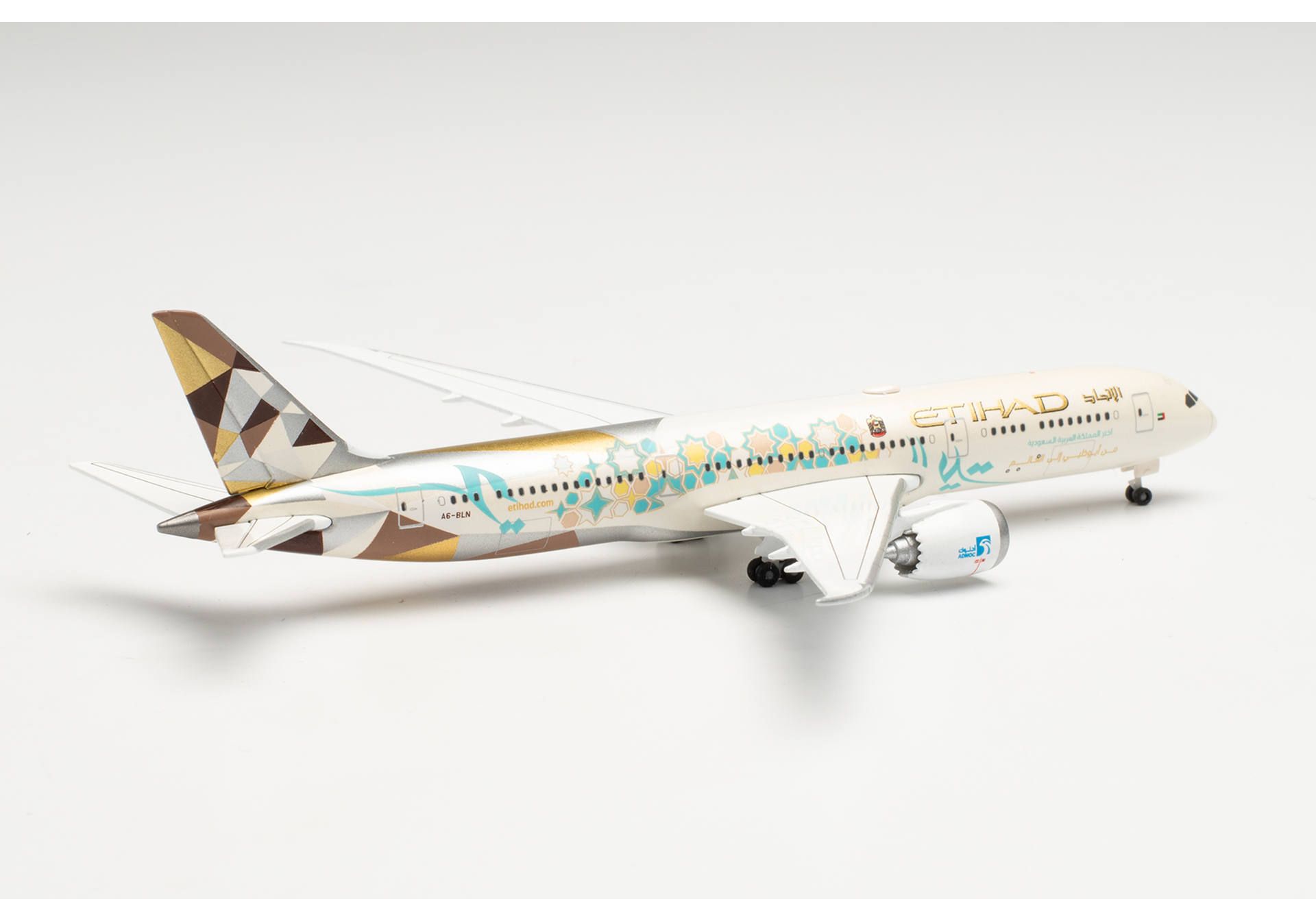  ETIHAD AIRWAYS BOEING 787-9 DREAMLINER CHOOSE SAUDI ARABIA  A6-BLN 1:500 535748. # 2 hobbyplus.ru
