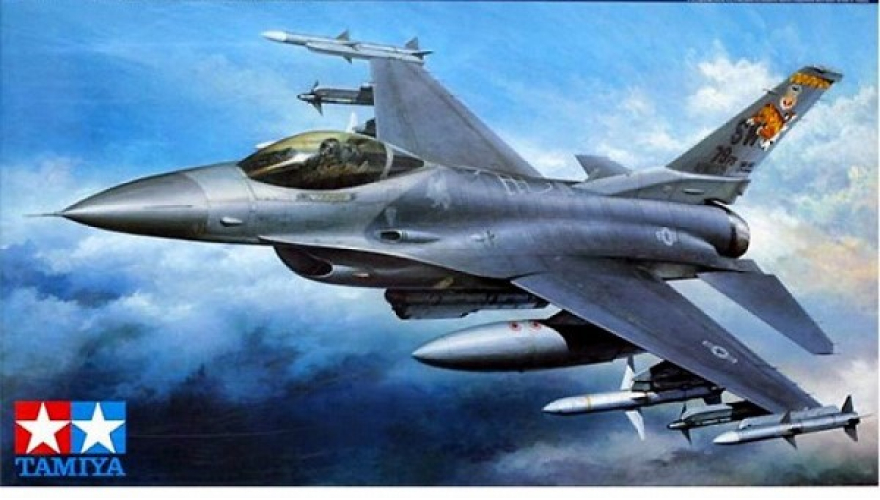   Lockheed Martin F16CJ (Block 50) Fighting Falcon.     F-16CJ Fighting Falcon (Block 50).  1:32.