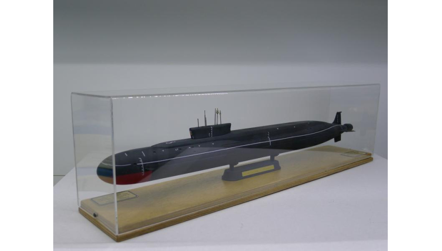      ,   .    1:350.    48 .   50 .   Russian nuclear submarine Alexander Nevsky, with ballistic missiles. Handmade. Length 48 cm. Boxing 