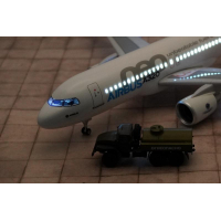 ������ ������������� ������� ������� �320 NEO. � ���������� ������, ������� 1:80, ����� 47 ��. 