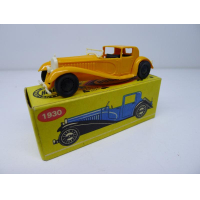 ���������������� ������� ���������� BUGATTI 1930 ����. ����������� � ������ ESTETYKA � 80 �����.