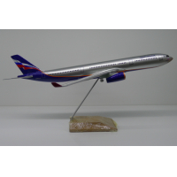 ������ �������� ������� �-330 �������� ������, ������� 1:144, ����� ������ 40,8 ��.