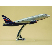 ������ �������� SSJ-100 (�1:100, ��������, RA-89007, ������� �������)